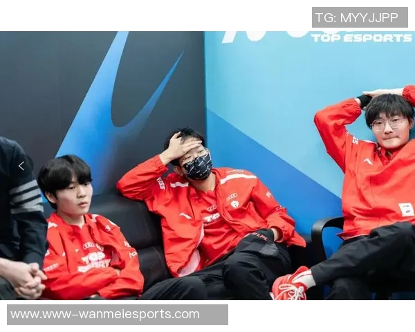 洲际赛特别报道TES战队的拼搏历程与荣耀时刻回顾实时新闻